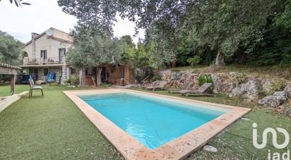 House 6 rooms of 160 m² in Roquefort-les-Pins (06330)