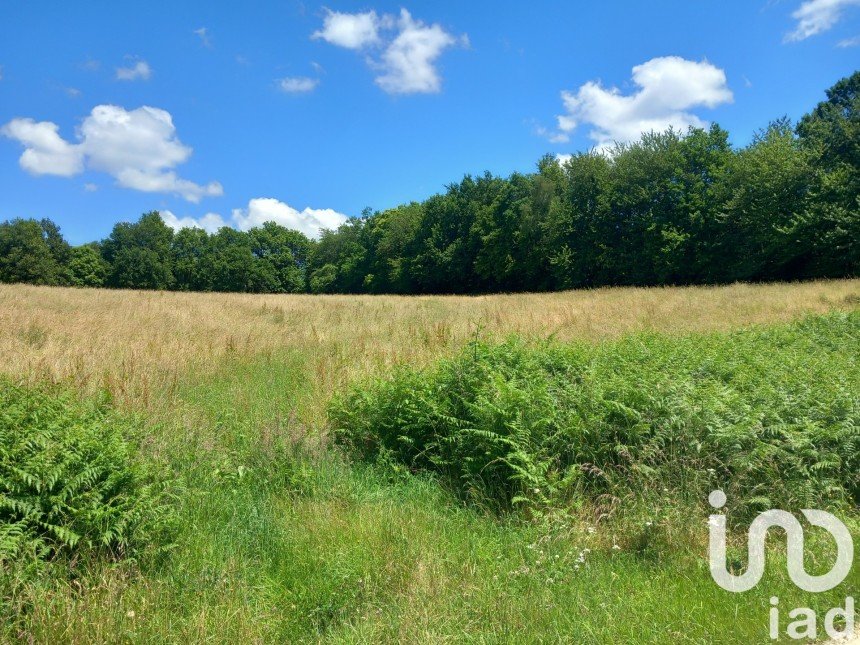 Land of 4,300 m² in Saint-Yrieix-la-Perche (87500)