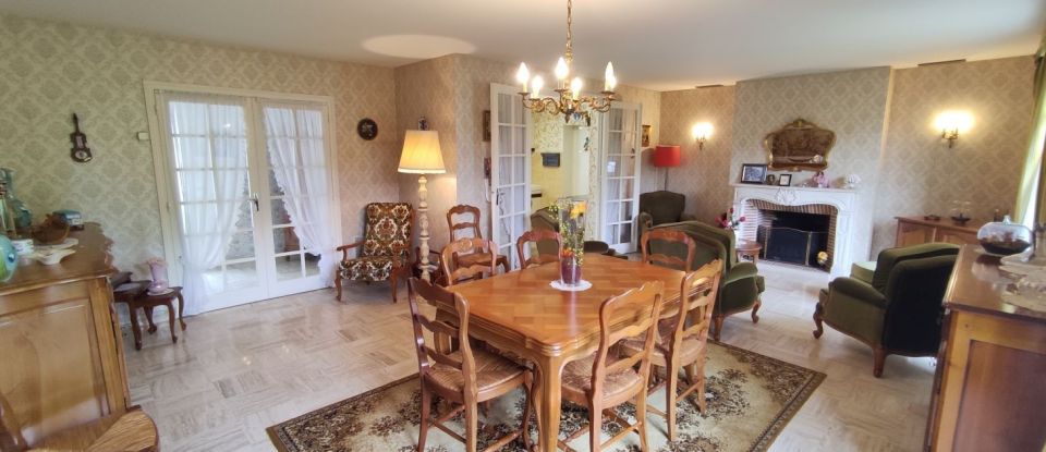 House 8 rooms of 183 m² in Lussac-les-Châteaux (86320)