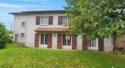 Maison 8 pièces de 183 m² à Lussac-les-Châteaux (86320)