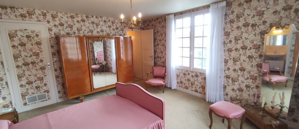 House 8 rooms of 183 m² in Lussac-les-Châteaux (86320)