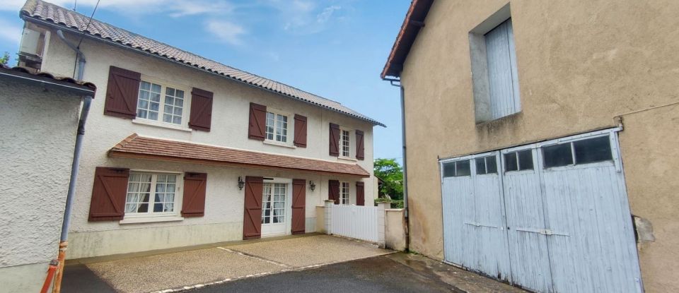 Maison 8 pièces de 183 m² à Lussac-les-Châteaux (86320)