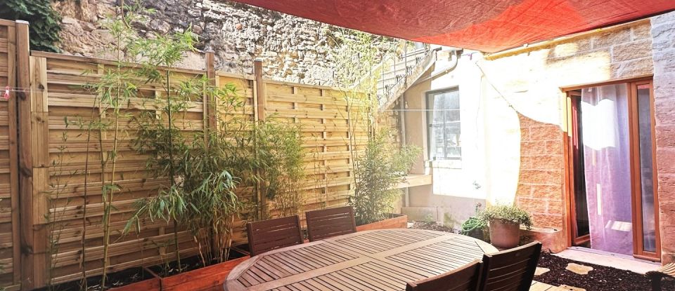 Appartement 3 pièces de 90 m² à Uzès (30700)