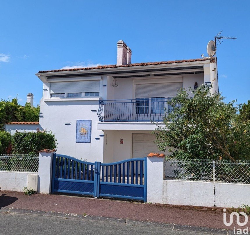 House 5 rooms of 138 m² in Royan (17200)