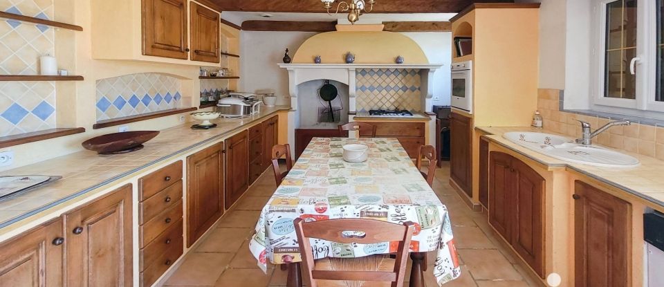 Traditional house 7 rooms of 160 m² in Aups (83630)