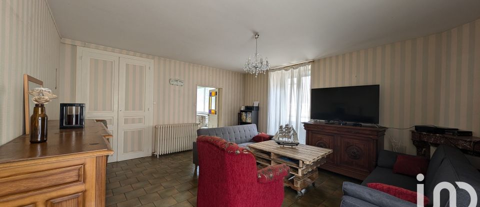 Village house 10 rooms of 280 m² in Berneuil (87300)