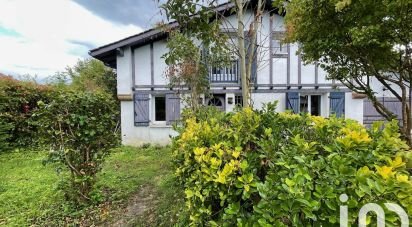 Traditional house 5 rooms of 120 m² in Urt (64240)