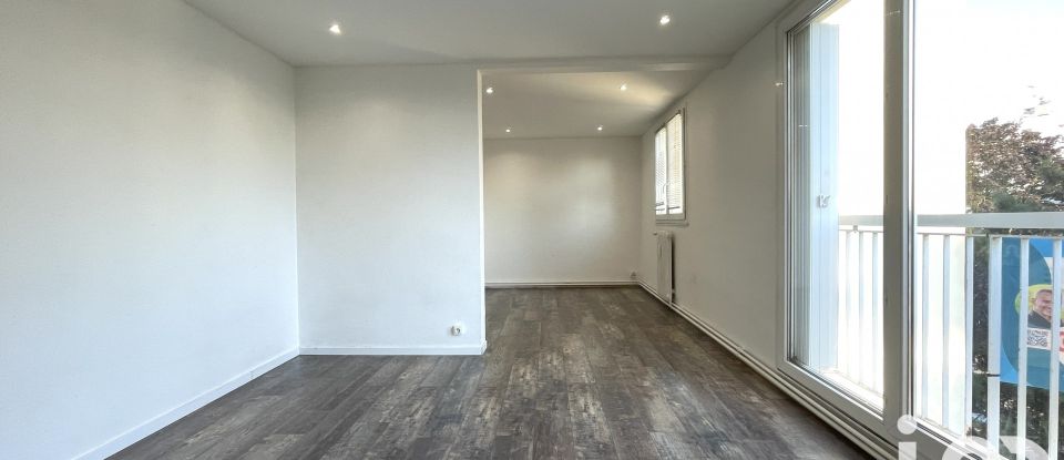 Appartement 4 pièces de 72 m² à Sainte-Geneviève-des-Bois (91700)