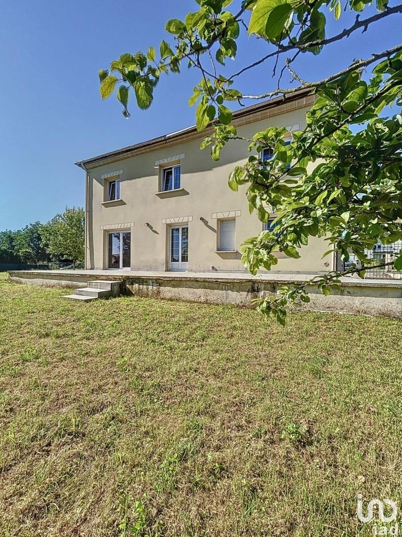 Maison 7 pièces de 190 m² à Champigny (51370)