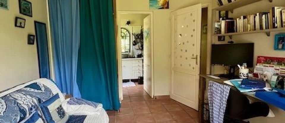 House 4 rooms of 95 m² in Le Moule (97160)