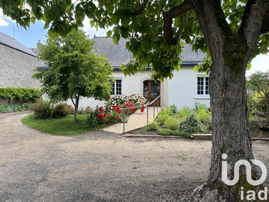 Traditional house 5 rooms of 142 m² in Lys-Haut-Layon (49310)