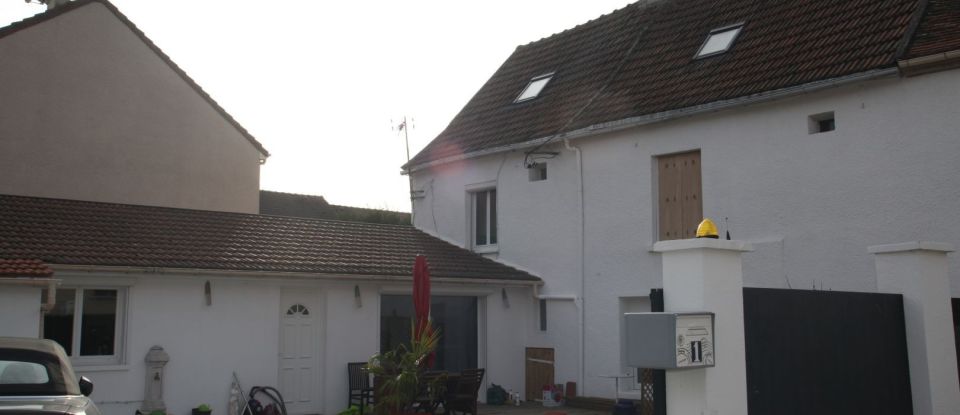 House 6 rooms of 107 m² in Roissy-en-France (95700)