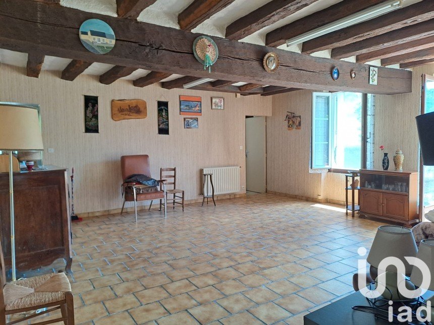 Village house 5 rooms of 137 m² in Loireauxence (44370)