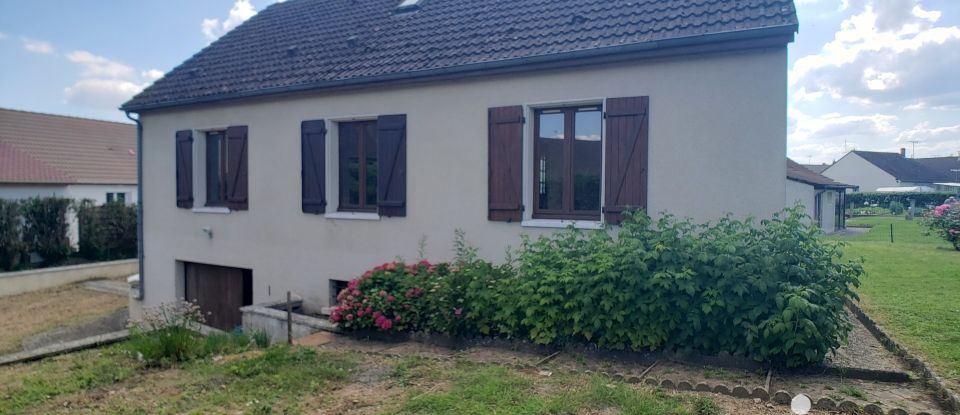 House 5 rooms of 94 m² in Vibraye (72320)