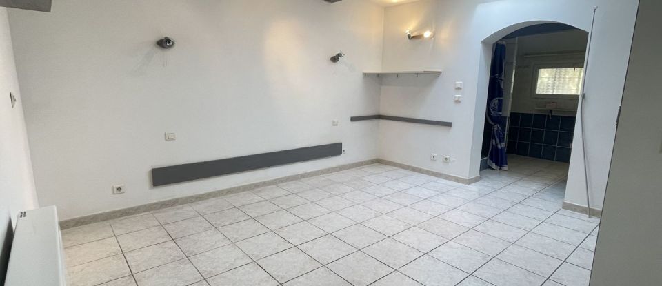 Maison 3 pièces de 188 m² à Milhaud (30540)