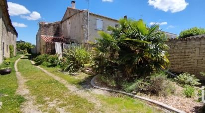 Traditional house 6 rooms of 270 m² in Paillé (17470)