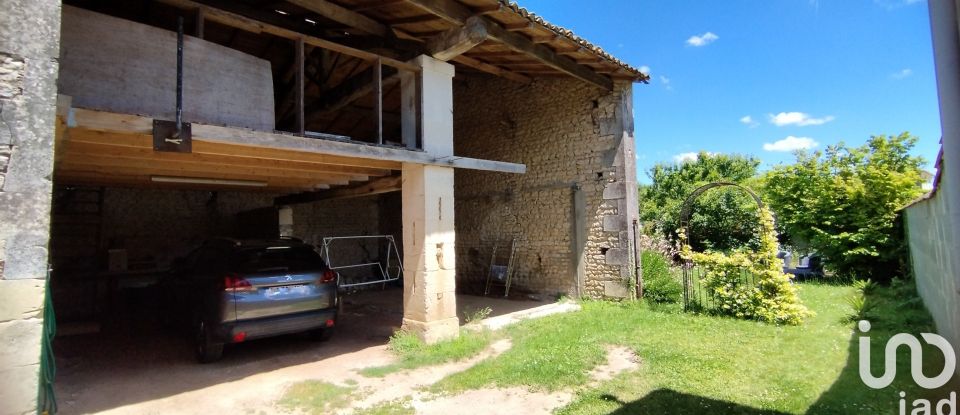 Traditional house 6 rooms of 270 m² in Paillé (17470)