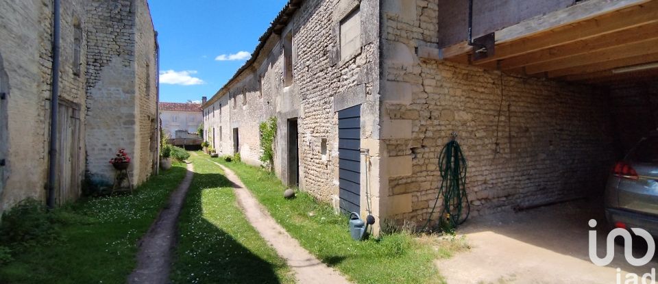 Traditional house 6 rooms of 270 m² in Paillé (17470)