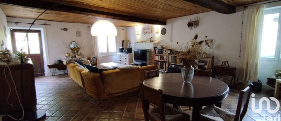 Traditional house 4 rooms of 170 m² in Aulnay (17470)