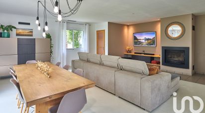 Maison 9 pièces de 254 m² à Rivière-Saas-et-Gourby (40180)