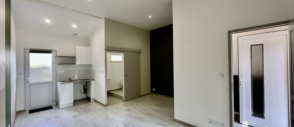 Maison 9 pièces de 254 m² à Rivière-Saas-et-Gourby (40180)