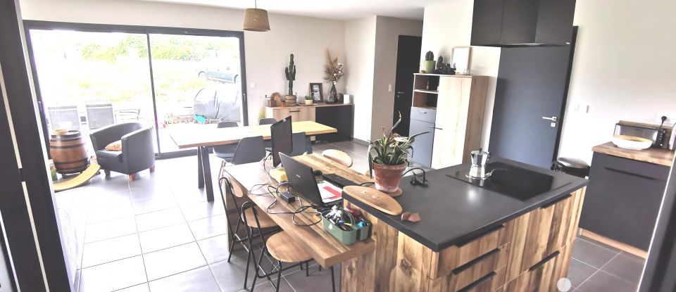 Maison 5 pièces de 110 m² à Saint-Cyr (07430)