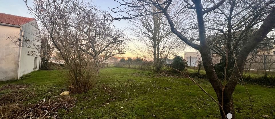 Land of 738 m² in Saint-Christophe (17220)