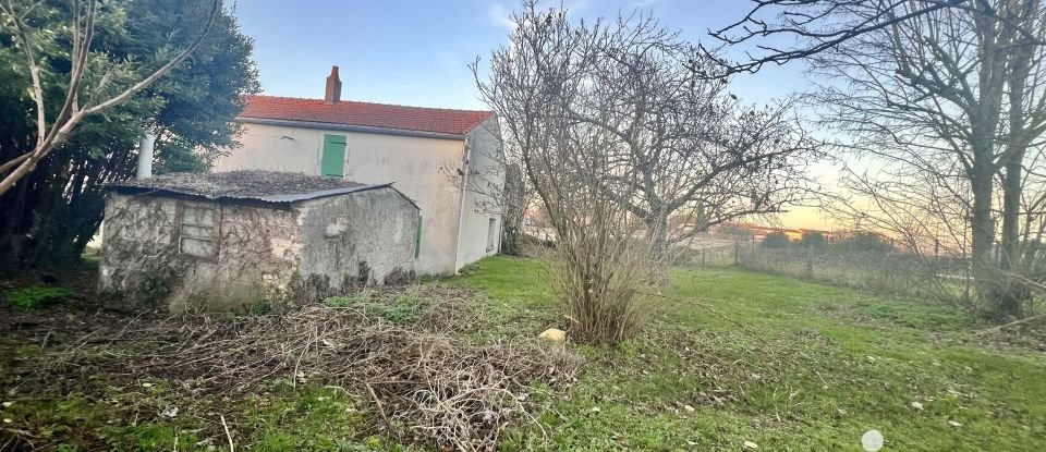 Land of 738 m² in Saint-Christophe (17220)