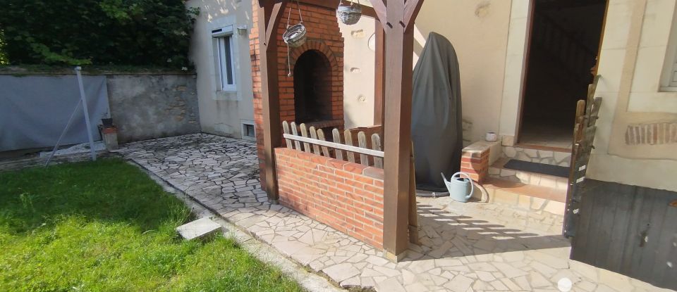 Town house 4 rooms of 72 m² in Cormes (72400)