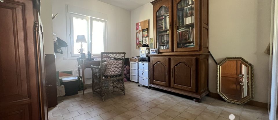 House 4 rooms of 90 m² in Pélissanne (13330)