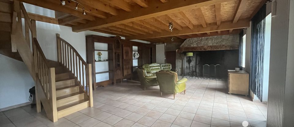 Traditional house 5 rooms of 172 m² in Thélis-la-Combe (42220)