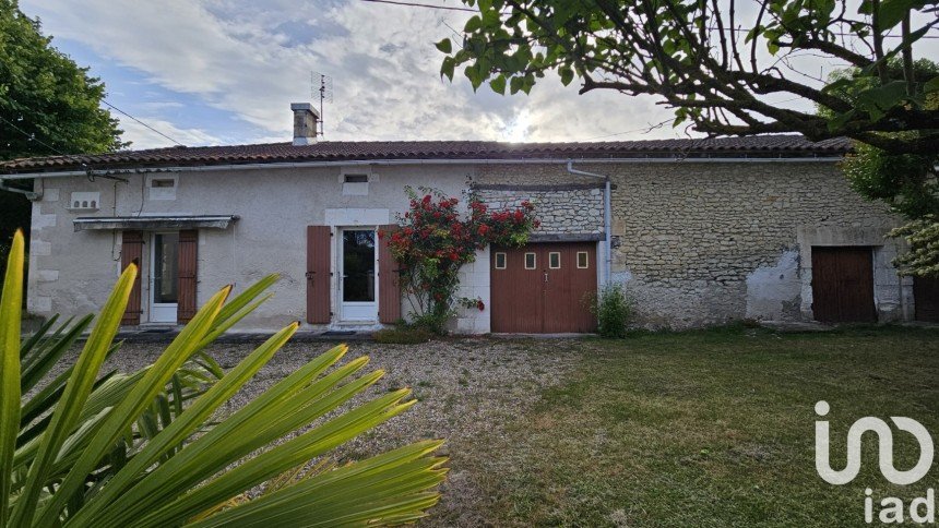 Village house 3 rooms of 82 m² in Verteillac (24320)