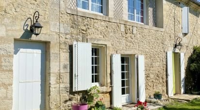 House 4 rooms of 111 m² in Saint-Michel-de-Fronsac (33126)