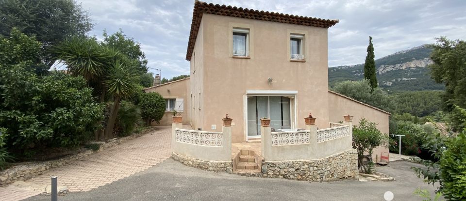 Maison 6 pièces de 176 m² à Toulon (83200)