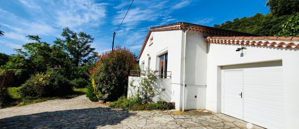 Traditional house 4 rooms of 85 m² in Bédarieux (34600)