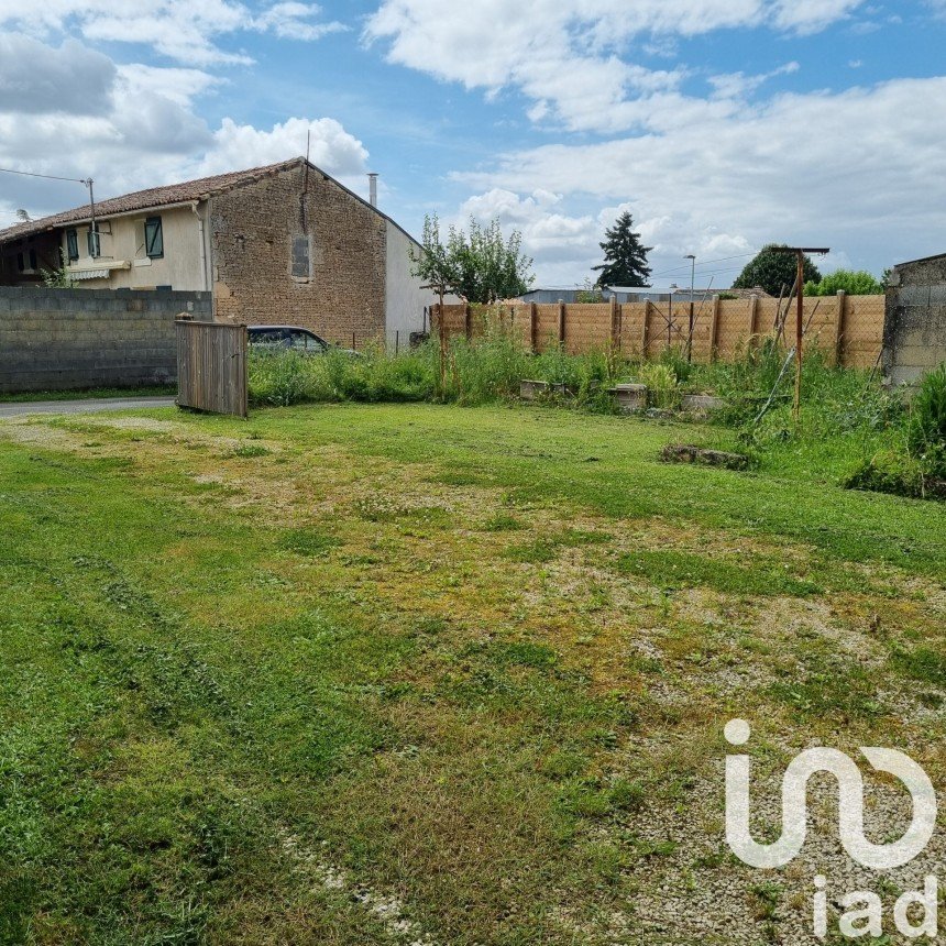 Traditional house 5 rooms of 146 m² in AIGONDIGNÉ (79370)