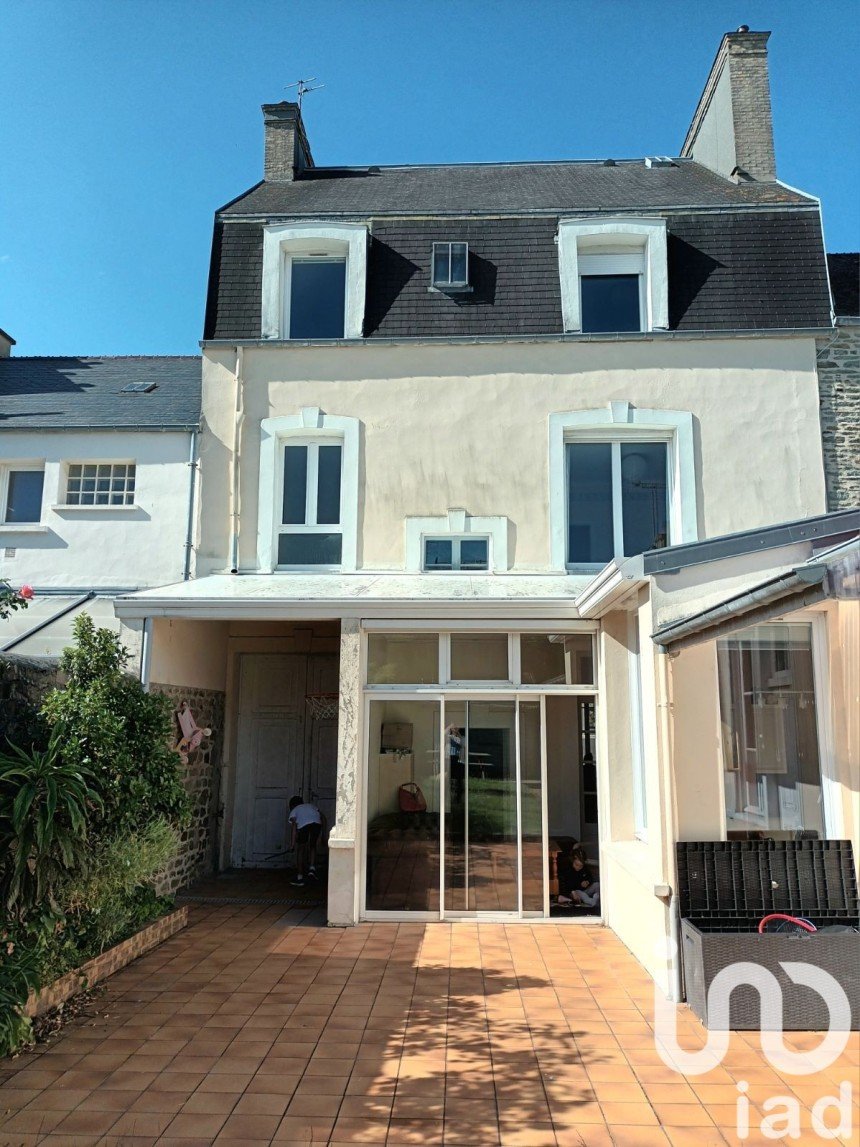 Maison de ville 8 pièces de 172 m² à Cherbourg-en-Cotentin (50100)