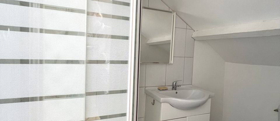 Studio 1 room of 11 m² in Dijon (21000)