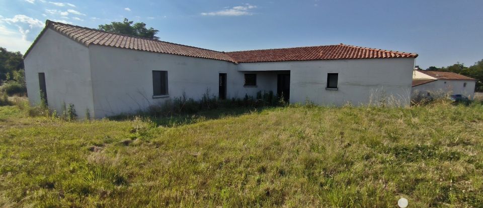 Land of 1,300 m² in Saint-Prouant (85110)