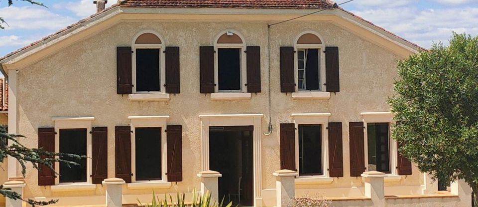 Estate 10 rooms of 413 m² in Bourrouillan (32370)