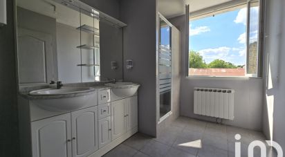 House 4 rooms of 190 m² in Les Trois-Moutiers (86120)
