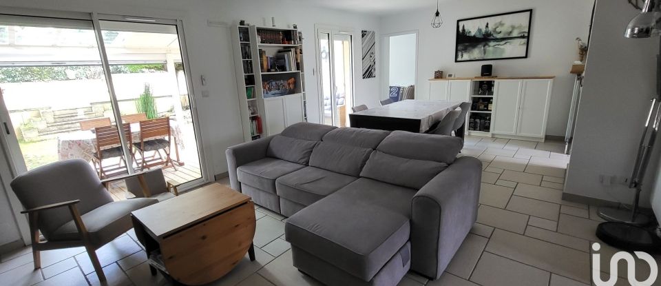 House 5 rooms of 100 m² in Saint-Genis-Laval (69230)