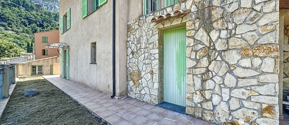 Châlet 6 pièces de 142 m² à Castellar (06500)