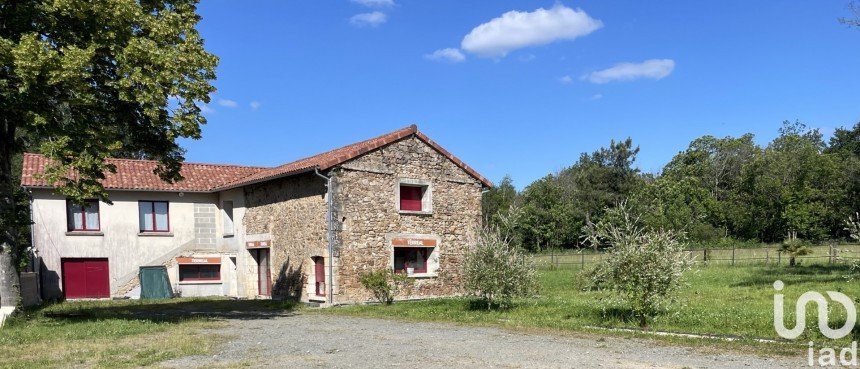 Maison de campagne 4 pièces de 175 m² à Milhac-de-Nontron (24470)