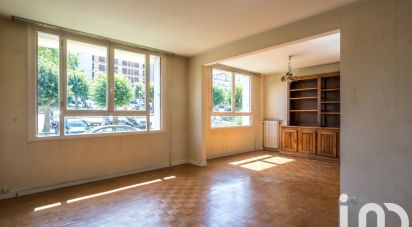 Apartment 3 rooms of 73 m² in Châtillon (92320)