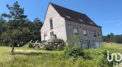 Maison 6 pièces de 270 m² à Pezuls (24510)