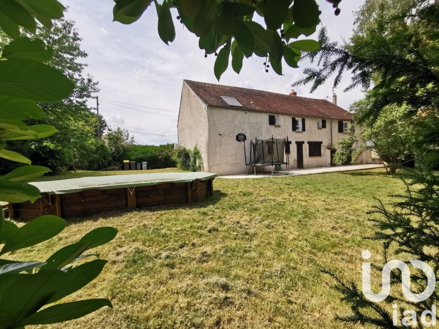 Longere 7 rooms of 180 m² in Soignolles-en-Brie (77111)