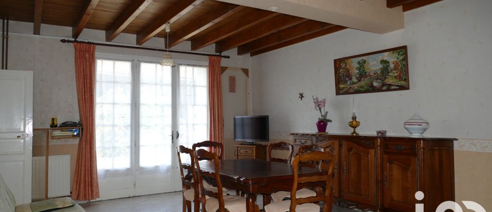 Traditional house 5 rooms of 125 m² in Londigny (16700)