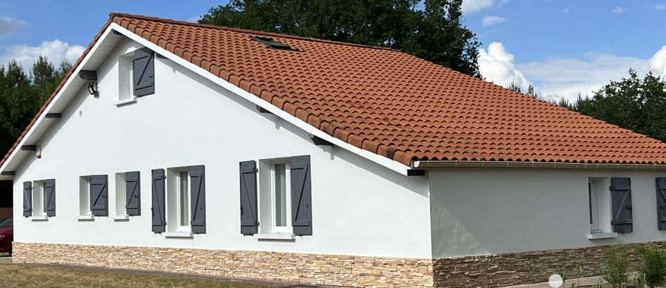 Maison traditionnelle 7 pièces de 185 m² à Bégaar (40400)