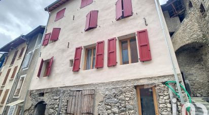 Building in Seyne (04140) of 187 m²